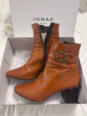 Jonak Paris - Bella Vernis - Leather Ankle Boots in Cognac
